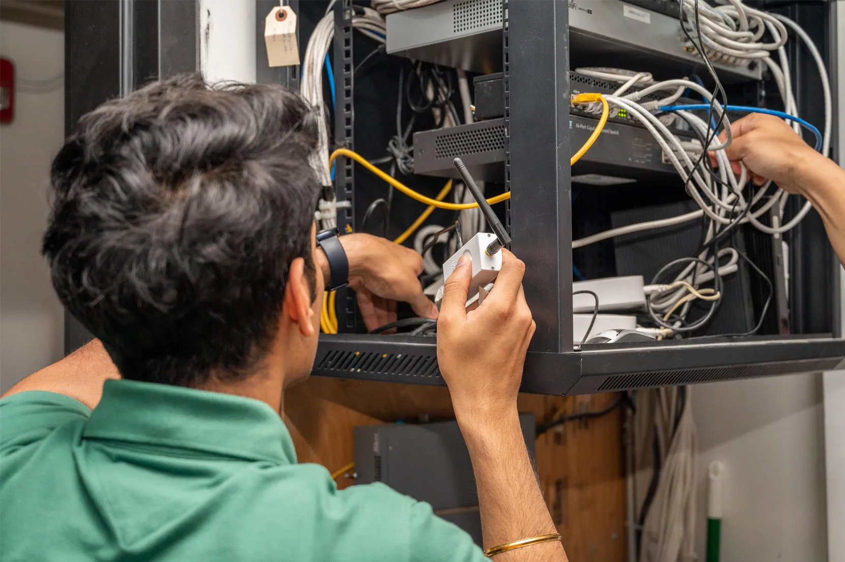 Power Connection for Digital Signages